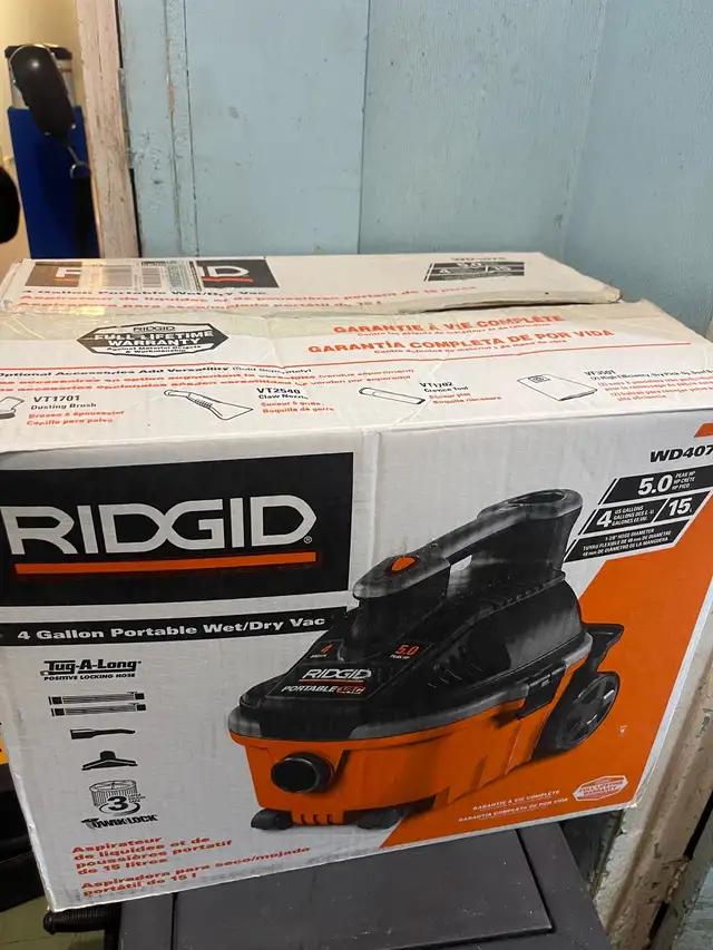 RIDGID 4 Gallon Portable Wet/Dry Vac
