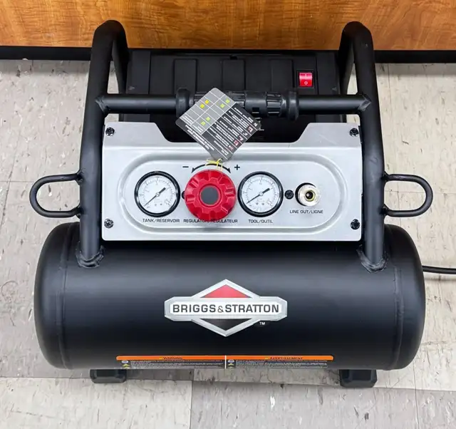 Briggs&Stratton 3 Gal 155 PSI Portable Air Compressor 074033-00