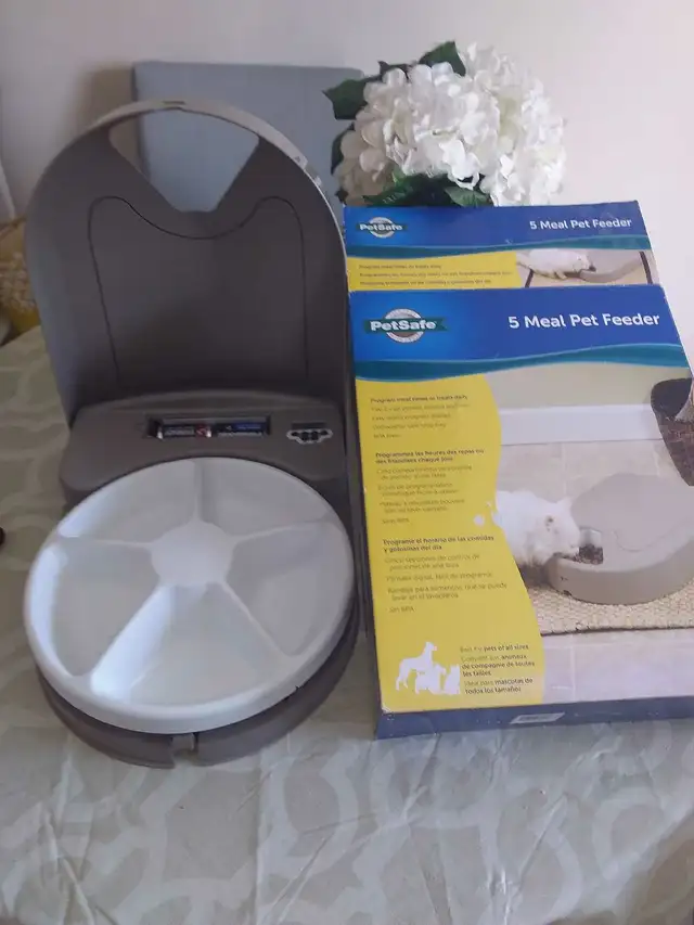 distributeur de nourriture pour chiens et chats