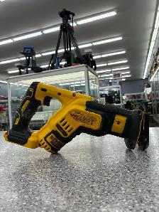 DeWalt DCS367 20V Sawzall (Tool Only) - Photo 2