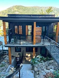 Nelson, BC -Arts & Beautiful View— Fully Furnished Downtown - Photo 11