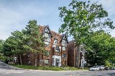 renovated two bedroom, queen and victoria park - ID 2053 - Photo 2