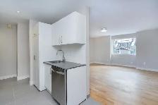 renovated two bedroom, queen and victoria park - ID 2053 - Photo 5