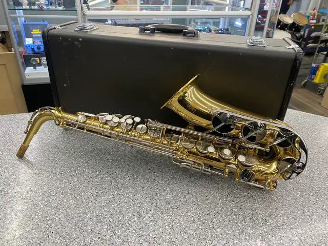 Yamaha YAS-26 ALTO Saxophone