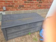 Free outdoor bin - Photo 2