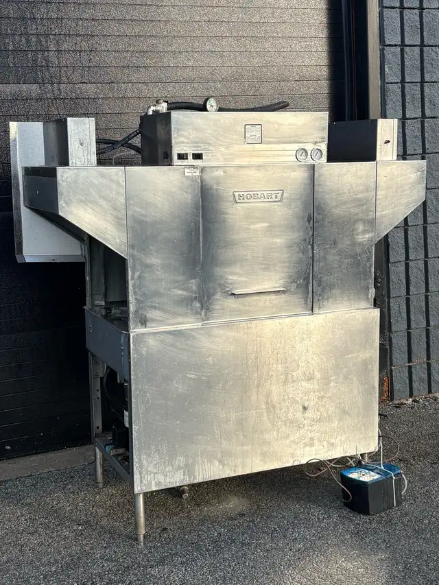 Hobart C44A Conveyor Dishwasher – Electric, Working