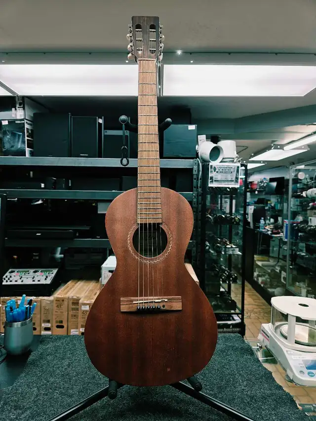 Guitare classique de voyage