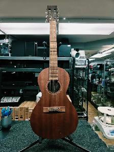Guitare classique de voyage