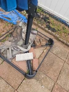 Free large umbrella on crank stand - Photo 4
