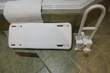 Barre d'appui et banc pour le bain (Aide à la mobilité)