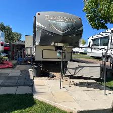 2014 Keystone Laredo 5th Wheel - Photo 2