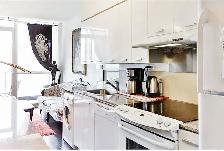 Luxury Penthouse Condo — 1 Bedroom   Den   Large Balcony - Photo 3