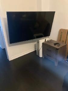 72 inch Samsung - Photo 2