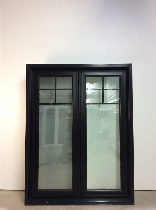 10439BP Fenêtre Battant PVC Noir 2 sect 1 ouvr 44 x 57