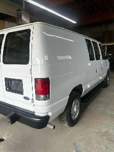 2011 Ford E250 Cargo Van - Photo 3