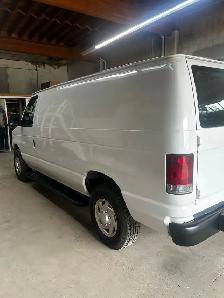 2011 Ford E250 Cargo Van - Photo 4