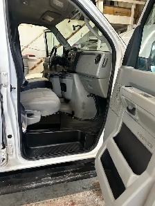 2011 Ford E250 Cargo Van - Photo 9