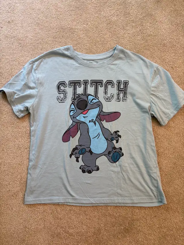 Disney Stitch graphic tee size M