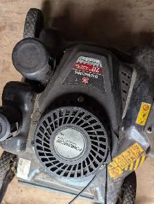 lawnmower - Photo 2