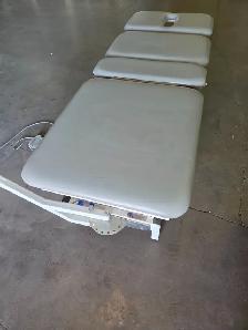 Med Ortho Hi-Lo Physiotherapy Treatment Table - Photo 3