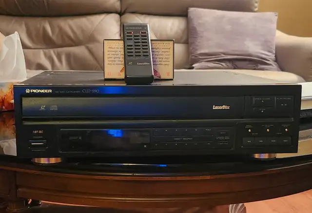 LASER DISC PLAYER FOR SALE