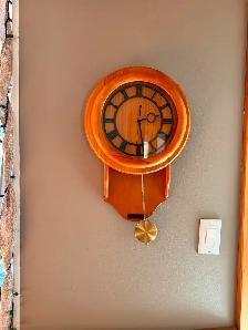 Wooden Clock - Photo 2