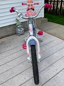 Getaway Girl 18" Bicycle with training wheels, rear doll seat - Photo 3