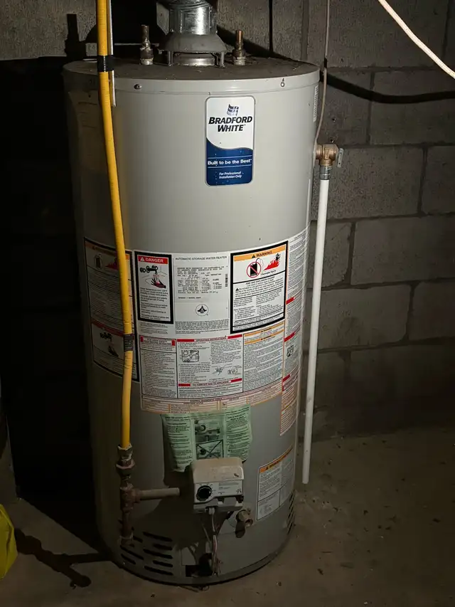 40  Natural Gas Hot Water Tanks – Tested – Bulk Lot