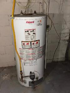 40  Natural Gas Hot Water Tanks – Tested – Bulk Lot - Photo 3