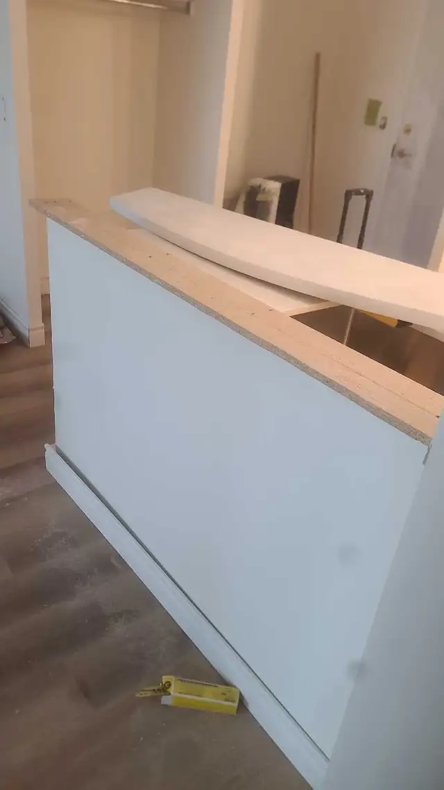 looking for construction helper (painter)