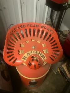 JI case plough works seat with cream can - Photo 2
