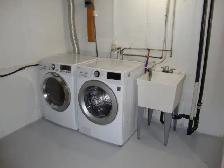 Beautifully Renovated Townhouse Near U of G and all Amenities - Photo 9