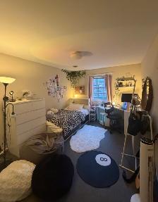 SUMMER $695 SUBLET — FEMALE ONLY ON CAMPUS WESTERN