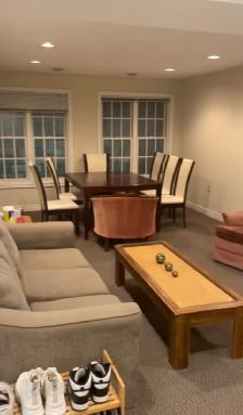 SUMMER $695 SUBLET — FEMALE ONLY ON CAMPUS WESTERN - Photo 2