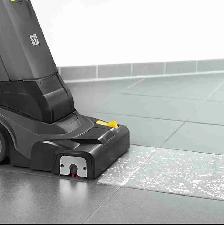 Kärcher BR30/4 Commercial Compact Upright Scrubber - Photo 2