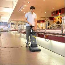Kärcher BR30/4 Commercial Compact Upright Scrubber - Photo 4