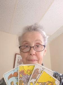 Tyrra offers Tarot and Astrology Consultations