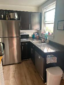 Looking for Female Roommate for a Four Bedroom / 1 Bathroom Apt - Photo 7