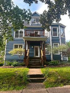 Looking for Female Roommate for a Four Bedroom / 1 Bathroom Apt - Photo 17
