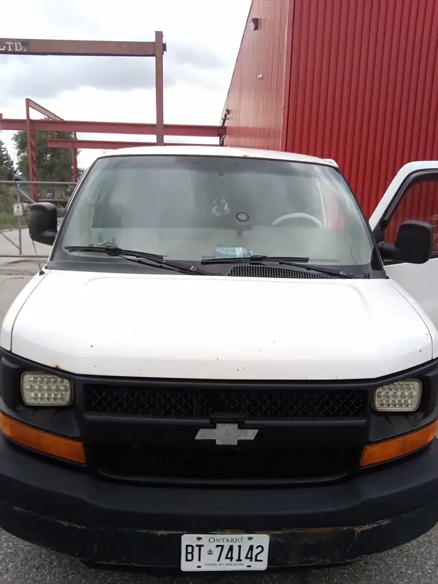 2014 Chevrolet Express Cargo Van 2 door 451 535 km  2 door e