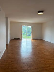 Superbe beau grand 4 1/2, Ste-Émile Libre - Photo 13