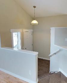 #3402 - Beautiful 2 Bedroom Upper Level $1800 HWP incl, Sept 1st - Photo 3