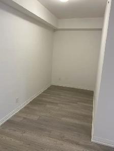 new 1 1 condo at 400 King St, move in now - Photo 10