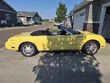 2002 Ford Thunderbird low kilometers - Photo 4