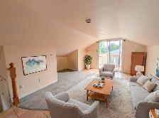977 Parkhill Ave, Burlington - All Inclusive 1 Bed Upper Unit