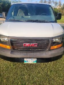 2007 GMC Savana 2500 - Photo 2