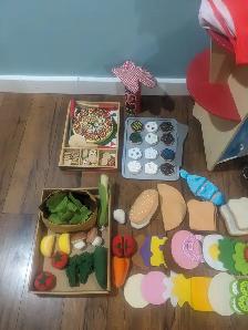 Melissa & Doug Toy Kitchen Total Package - Photo 3