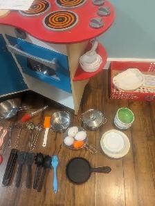 Melissa & Doug Toy Kitchen Total Package - Photo 4