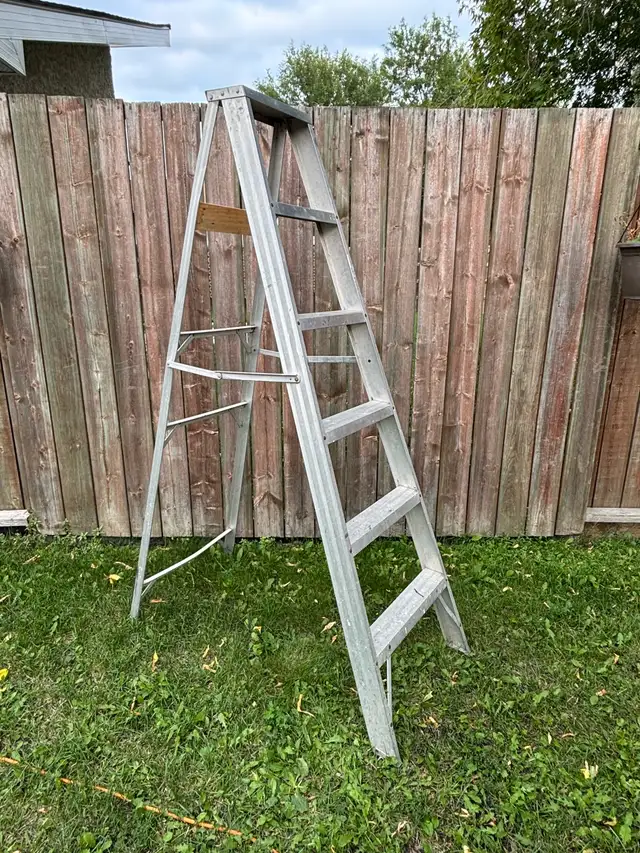 Aluminum 6’ Ladder