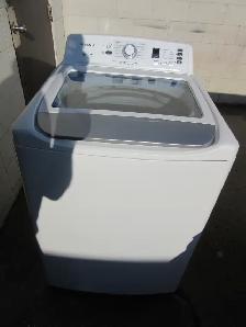 NEWER INSIGNIA WASHER LIKE NEW